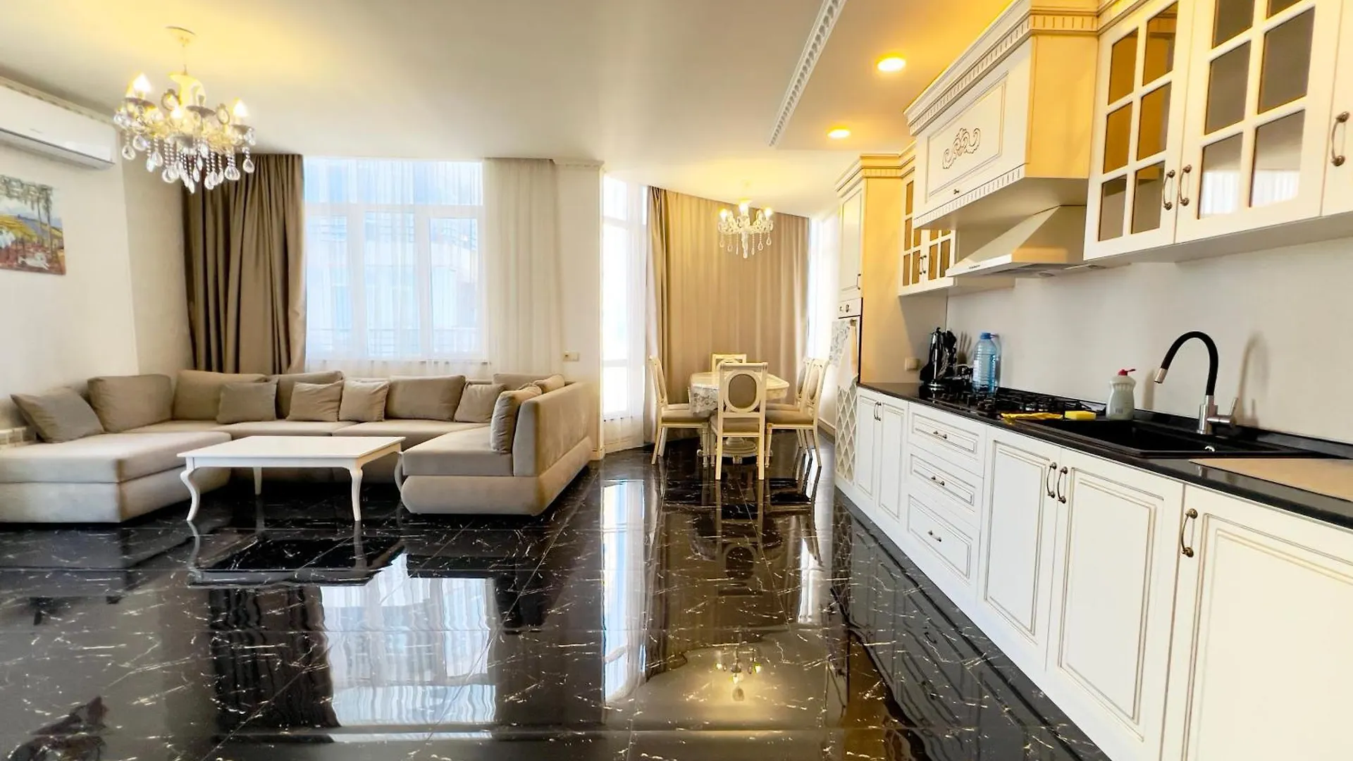 Квартира Люкс С Видом На Море И Горы Batumi Apartment